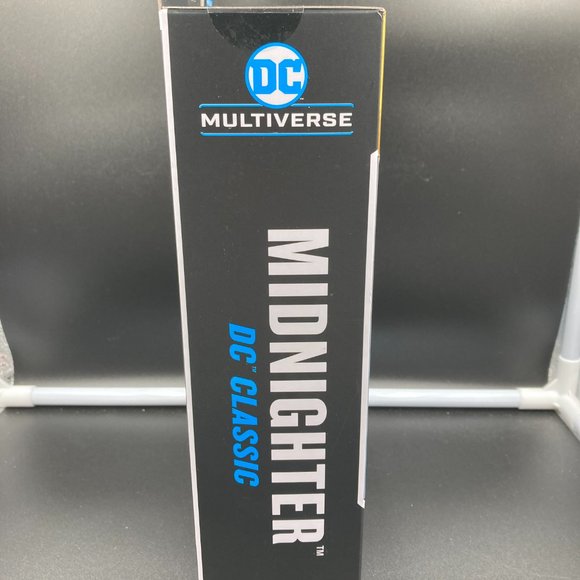 DC Multiverse DC Classics 7" Exclusive Gold Label MIDNIGHTER Action Figure - Picture 2 of 4